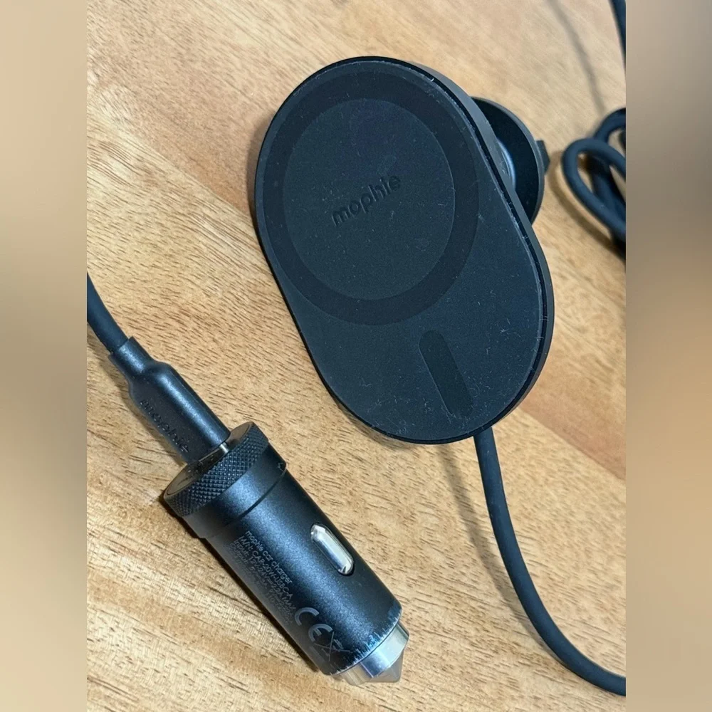 mophie Magnetic Wireless Charging Car Vent Mount (MagSafe compatible)